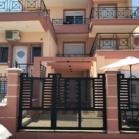 Maria Lux Apartments Volos Eksteriør bilde