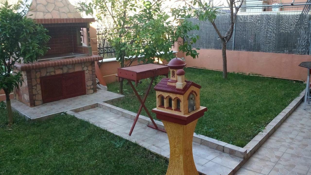 Maria Lux Apartments Volos Eksteriør bilde