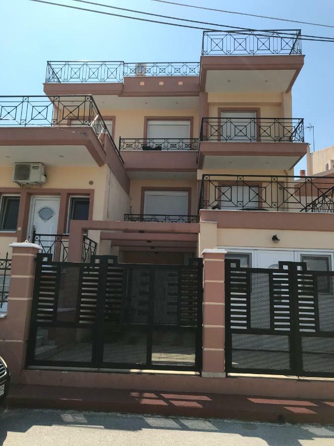 Maria Lux Apartments Volos Eksteriør bilde